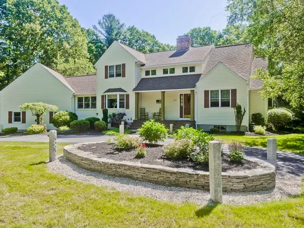 435 Rochdale St, Auburn, MA 01501