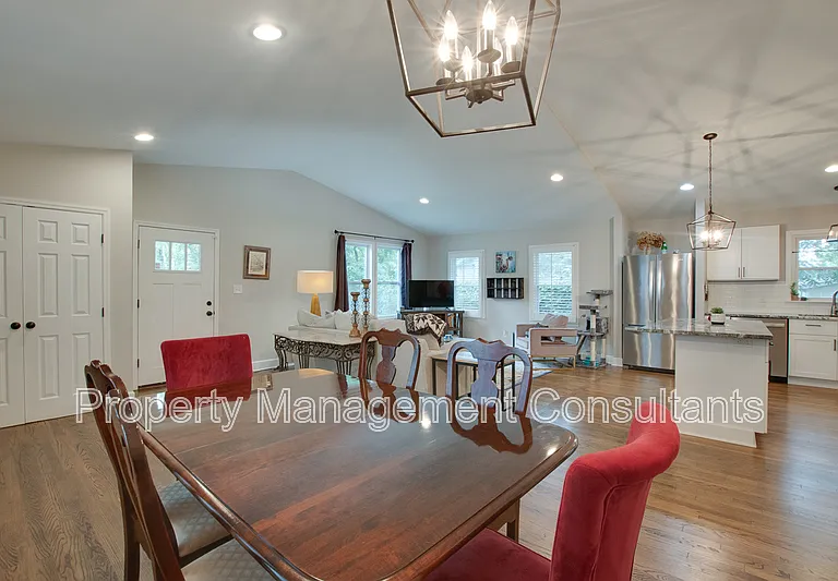 805 Rison Ave NE — Photo 8