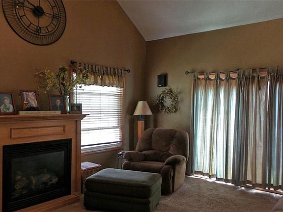 4th image of 1201 Wildflower Dr