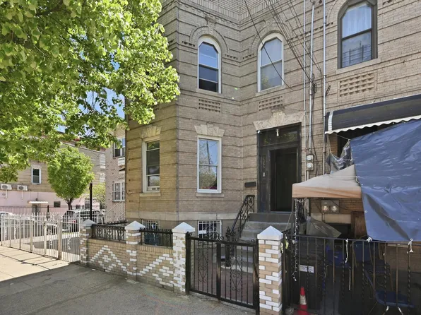 1086 Blake Avenue image 1 of 29