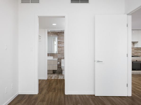 2 bedroom rental in Burnaby — photo 10