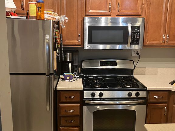 2nd image of 510 W Fullerton Pkwy APT 208