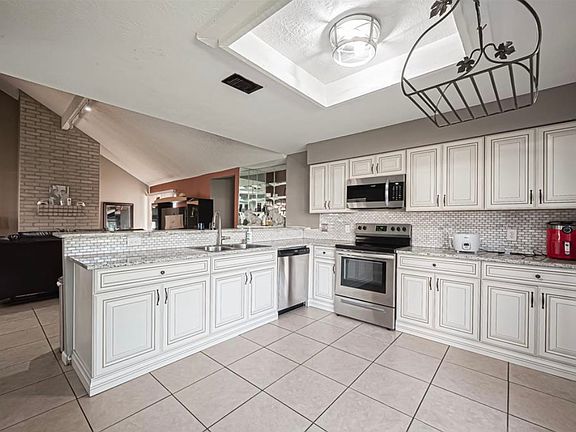 5th image of 8706 Belle Glen Dr