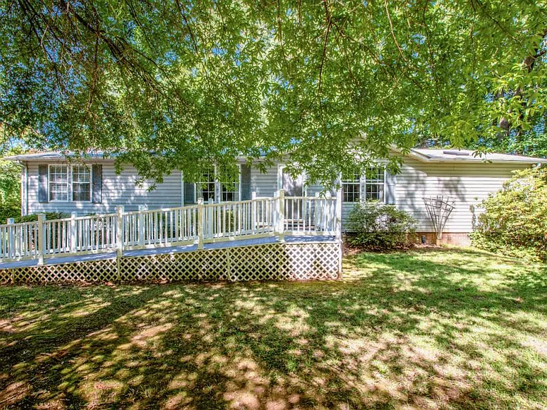 447 Kemp Rd — Photo 4