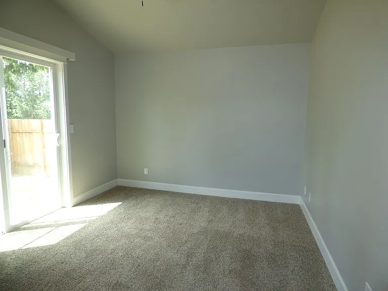 3576-3578 Fisher Ct NE — Photo 29