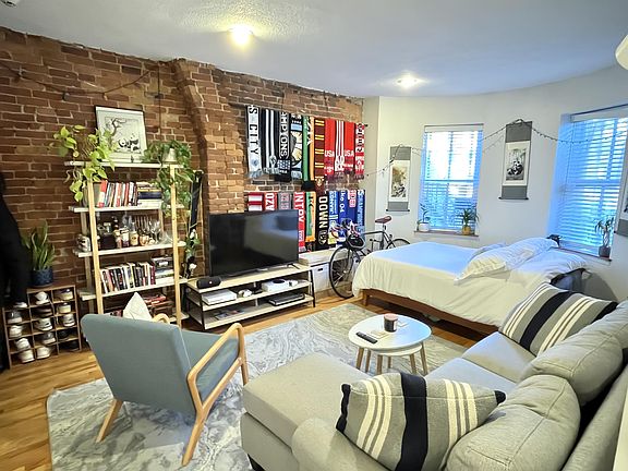 2nd image of 529 Columbus Ave APT 1