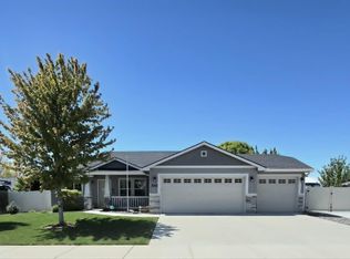8955 S Red Delicious Ave, Kuna, ID 83634