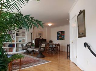 1991 Logan Manor Dr, Reston, VA 20190