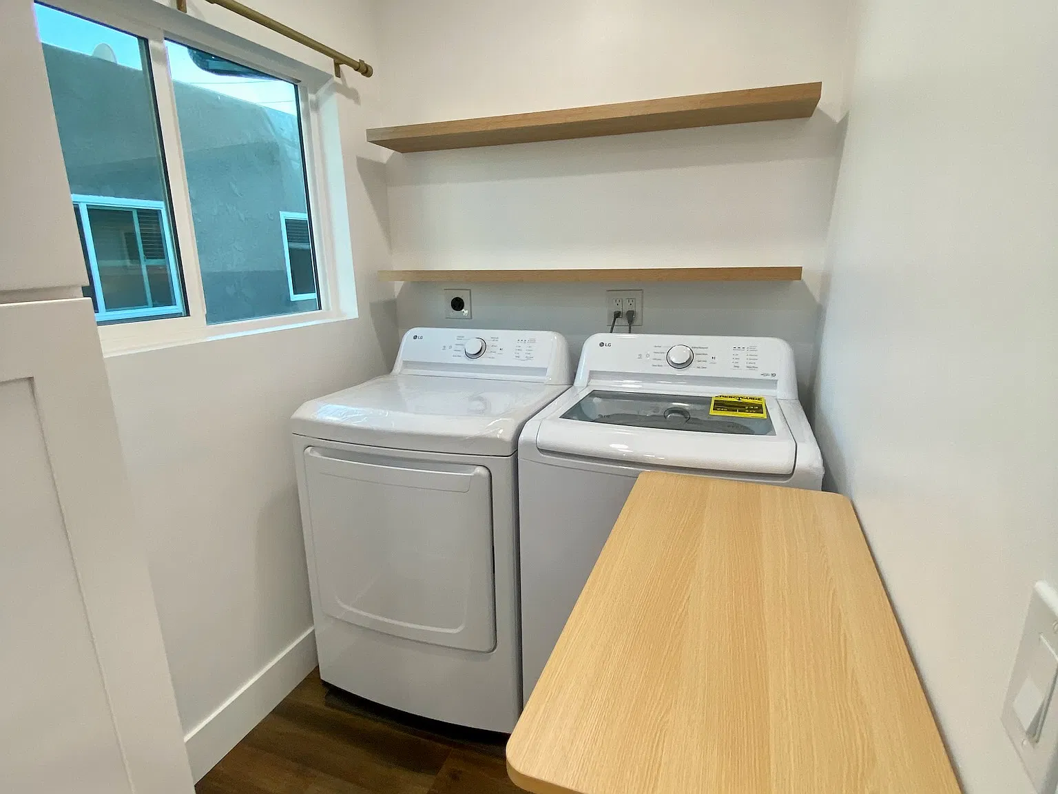 2 bed, 1000 sqft, $3,975 — Photo 3