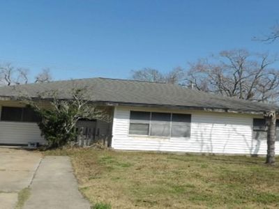 814 W 9th St, Freeport, TX, 77541