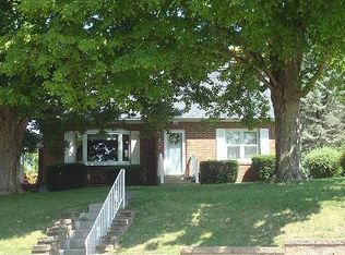 1250 Kelly Ln, Dubuque, IA 52003