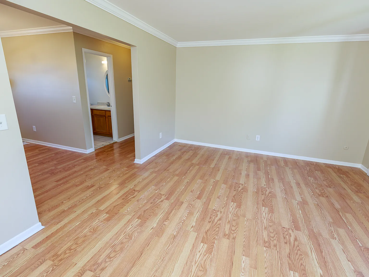 2 bed, $2,900 — Photo 3