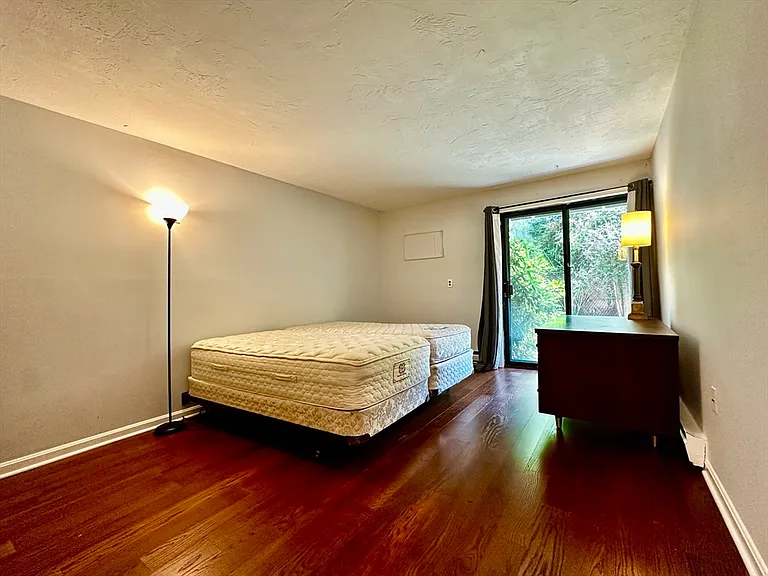 1205 Grafton St #B18 — Photo 15