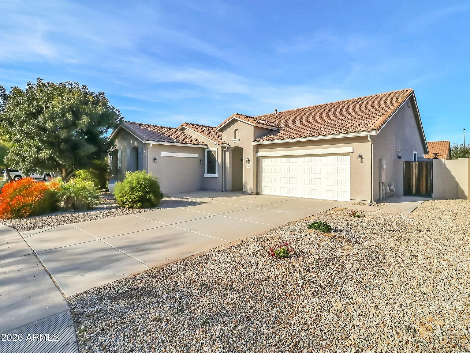 3 bed, 2.5 bath, 2313 sqft, $3,200 — Photo 2