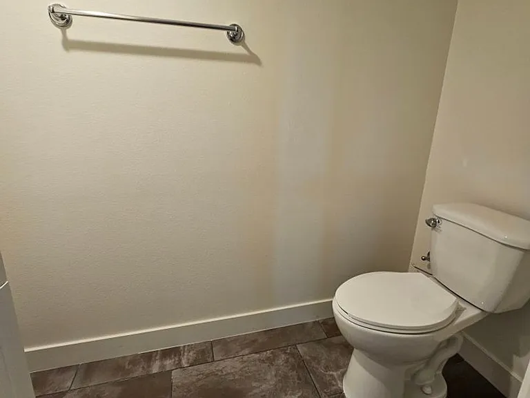 33(835E) — Photo 29