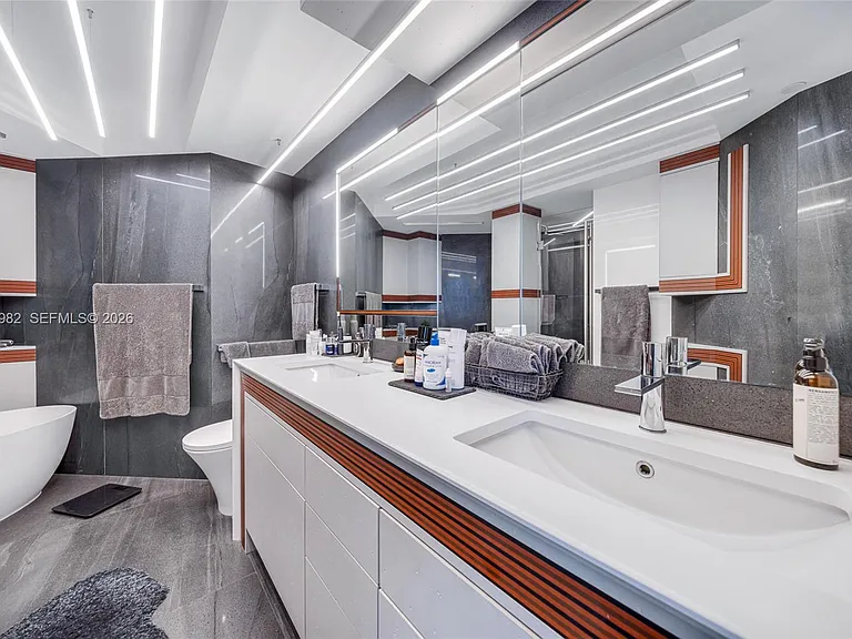 6365 Collins Ave #2301 — Photo 39