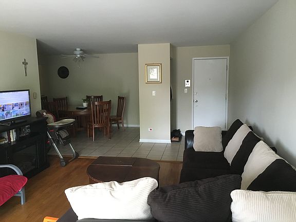 3rd image of 5215 Galitz St APT 2C