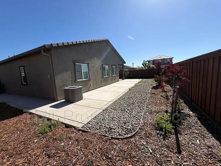 1705 Orchid Ave — Photo 5
