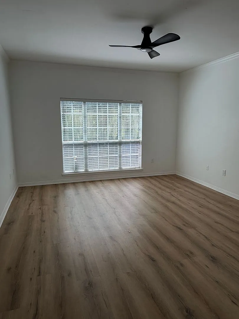 Move-In Ready 2BR Condo in The Reserve at Point Meadows. Private Balcony, Community Pool, & Fitne... — Photo 3