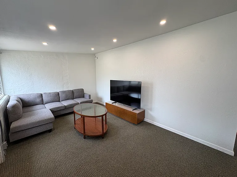 473 S High St #3 — Photo 7