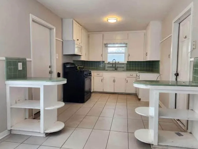 1511 E Guadalupe St — Photo 6