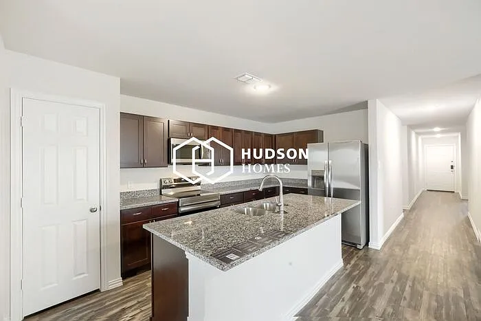4 bed, 2.0 bath, 1788 sqft, $1,575 — Photo 4