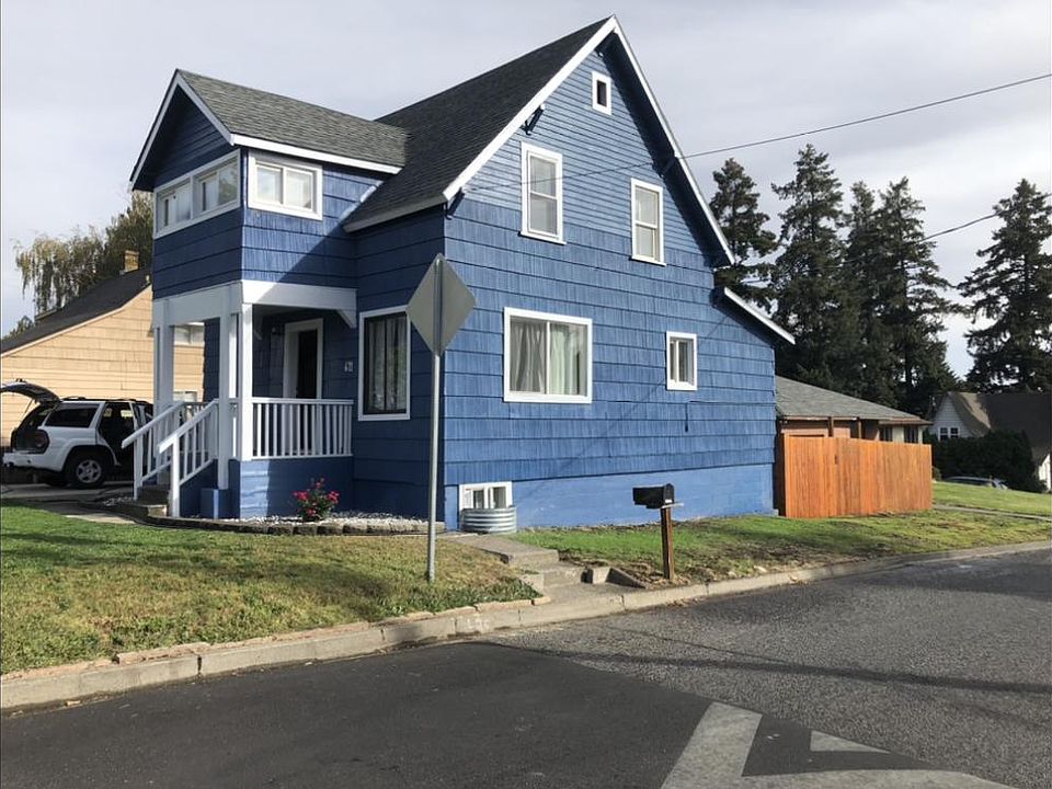 Side view of the home.