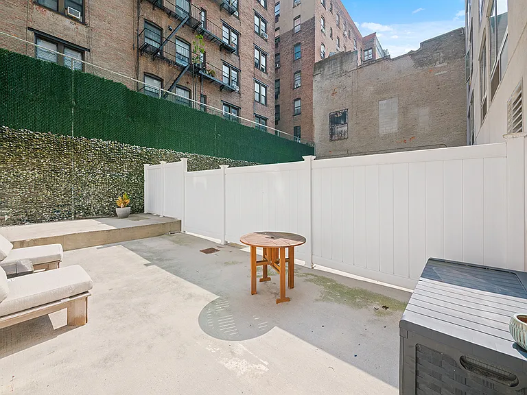607 W 161st St #1B — Photo 7