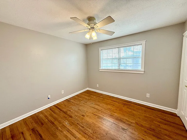 207 Estates Dr — Photo 12