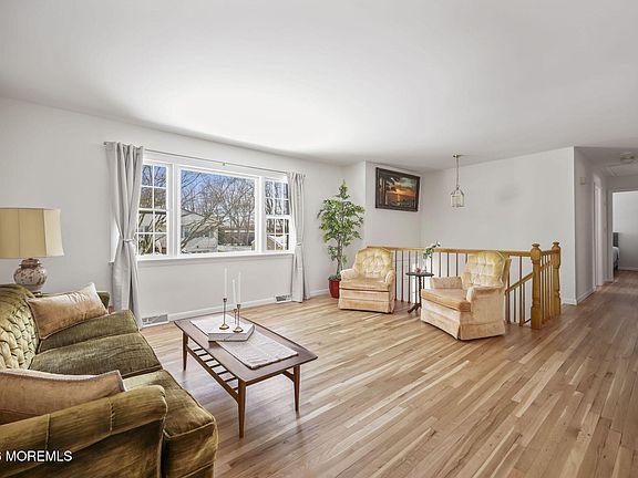 3rd image of 36 Ruth Place