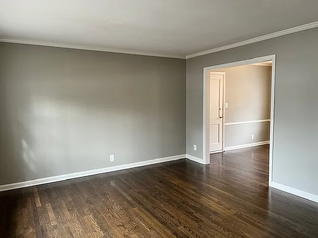 2 bed, 872 sqft, $1,900 — Photo 2