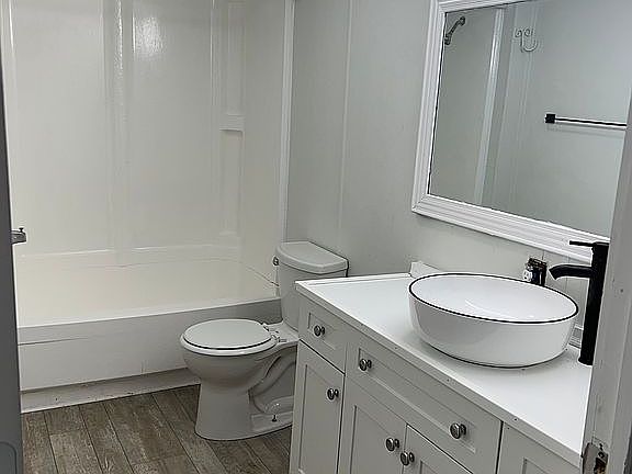 4th image of 255 Sunrise Ave #26