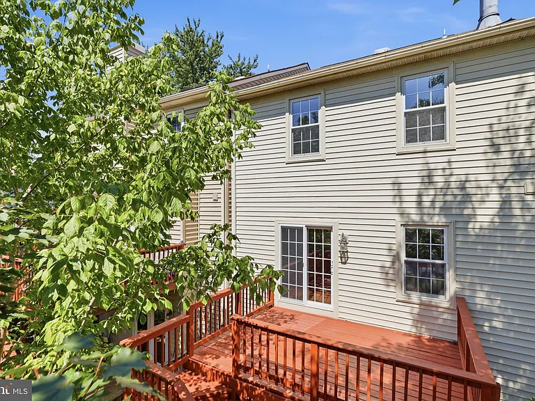 3946 Rosebay Ct — Photo 4