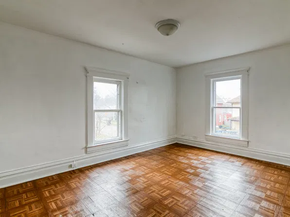 124 1/2 E Barnes Ave, Lansing, MI 48910