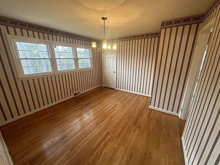 141 Dublin Ct — Photo 9