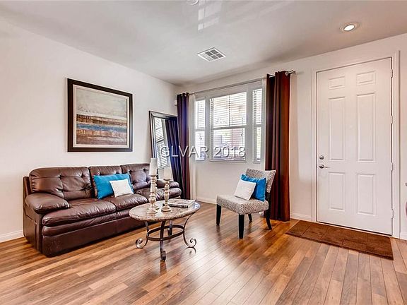 4th image of 5588 Pinecroft Dr