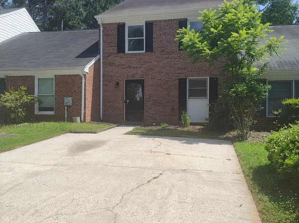 415 Williamsburg Way, Fayetteville, GA 30214
