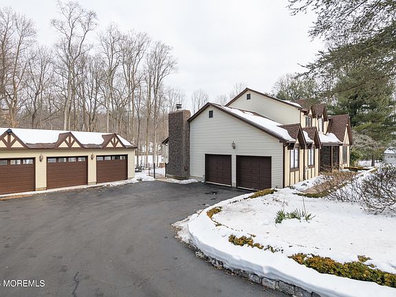 3rd image of 158 Willow Grove Drive