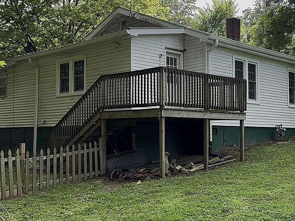 3rd image of 159 Barkley Dr