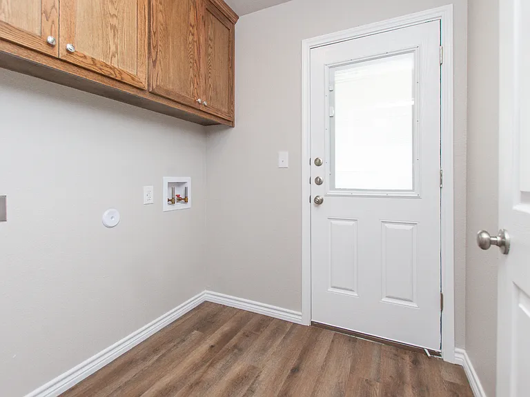 2542 Leroy Ln #B — Photo 11