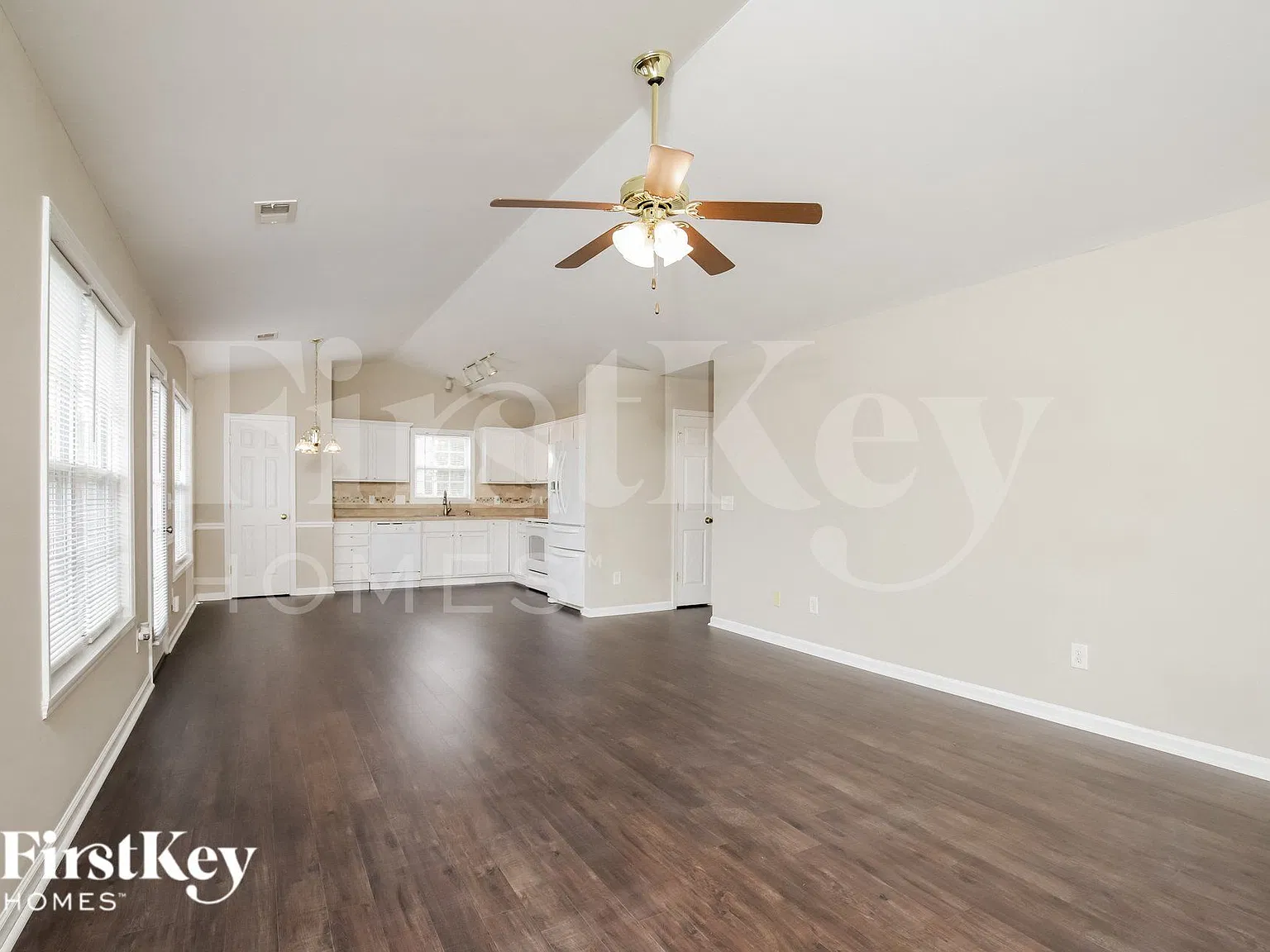 3 bed, 2.0 bath, 1284 sqft, $1,790 — Photo 3
