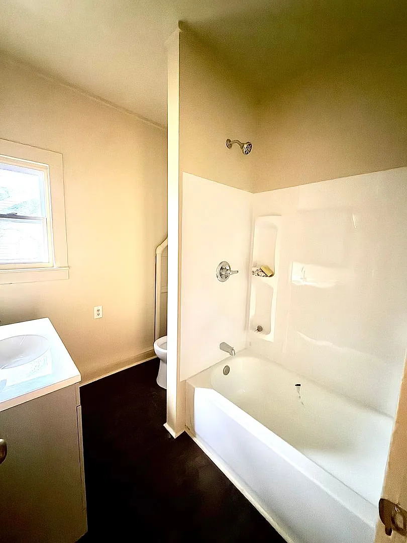 1221 Butternut Street — Photo 2