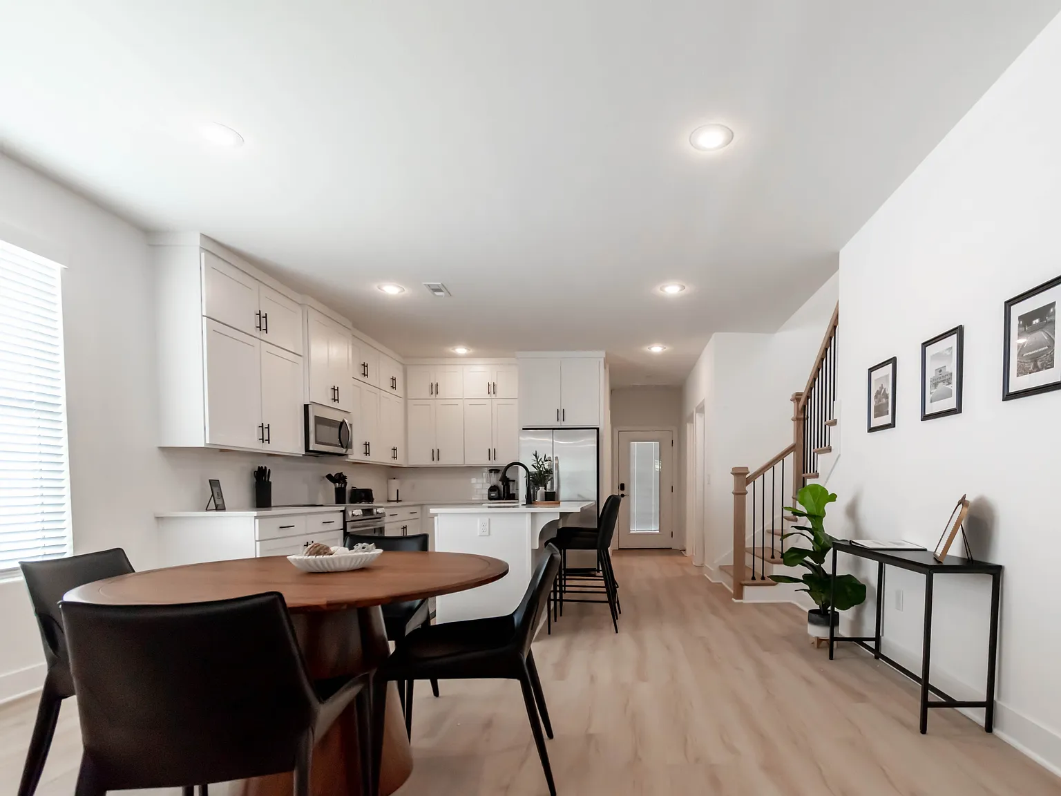 818 South Wood Avenue - 1 — Photo 4