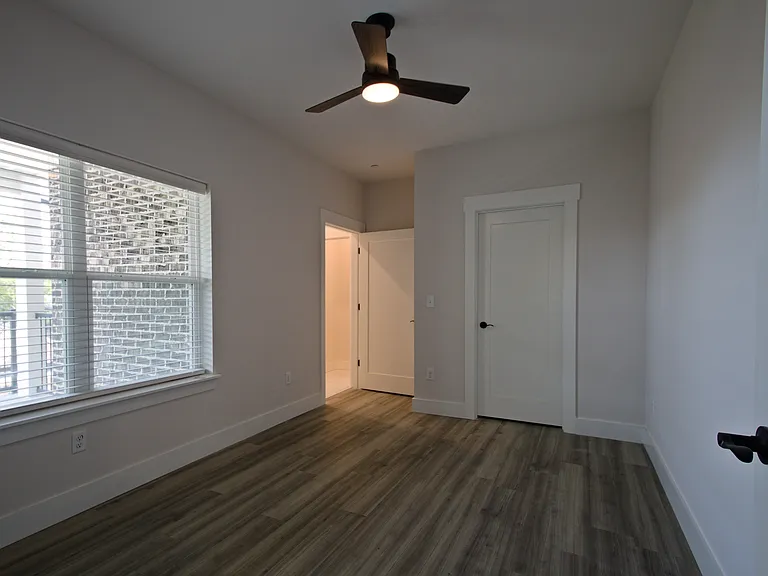 1805 Duncan Ave — Photo 32