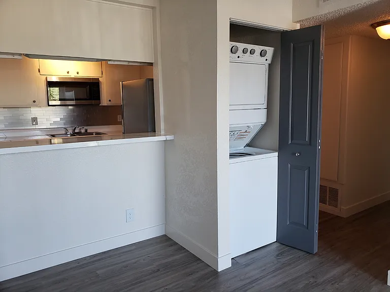 Lakehouse Apartments — Photo 50