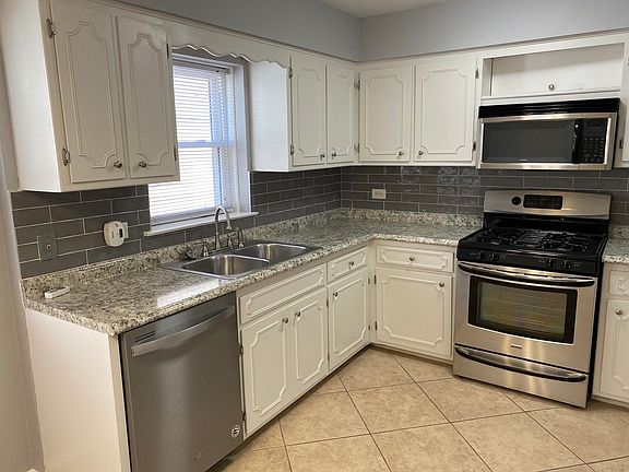 5th image of 6816 N Northwest Hwy #102