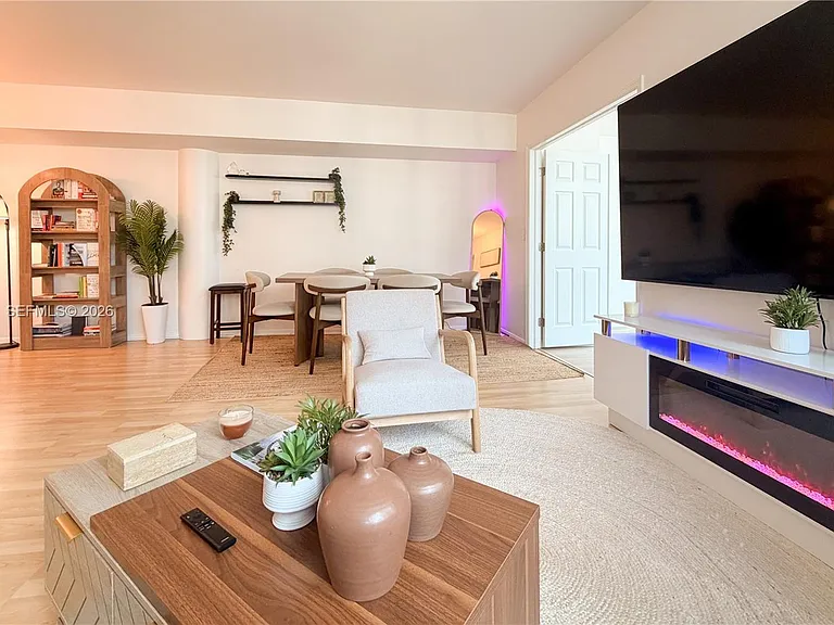 825 Brickell Bay Dr #2050 — Photo 4