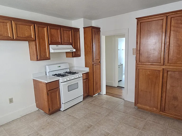 1224 E St — Photo 6