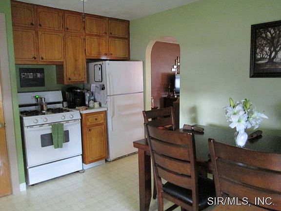 3rd image of 333 Eaton Ave