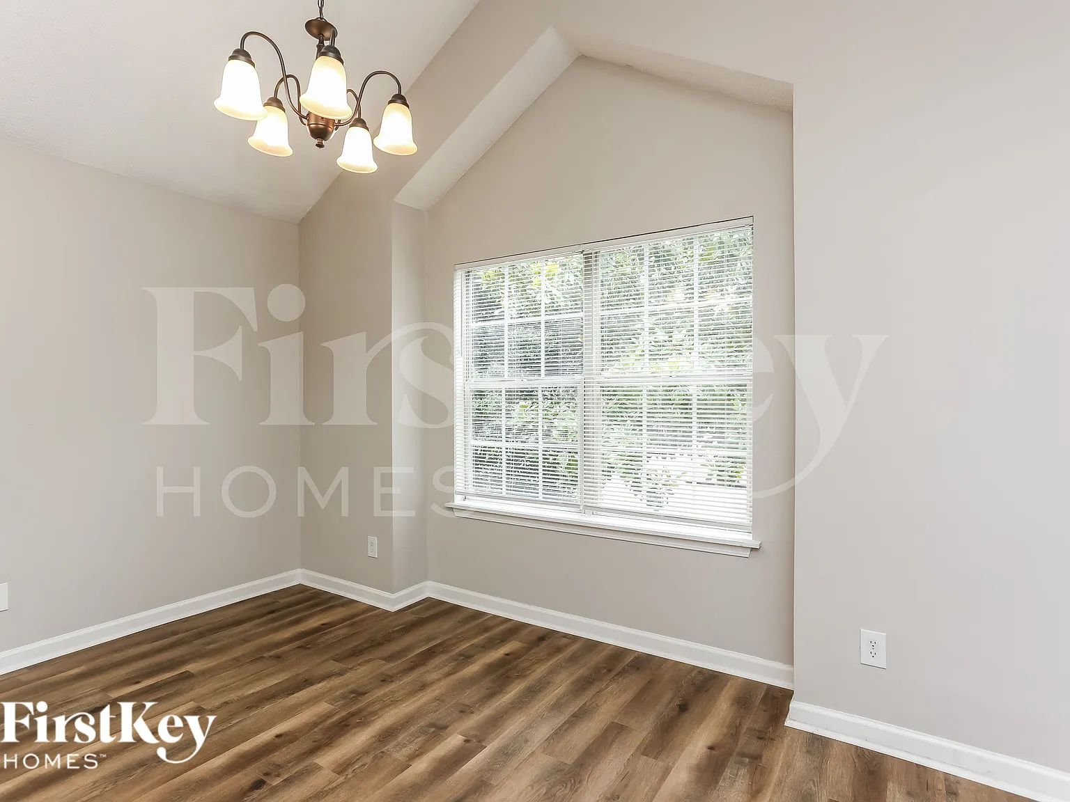 4 bed, 3.0 bath, 1867 sqft, $2,420 — Photo 4